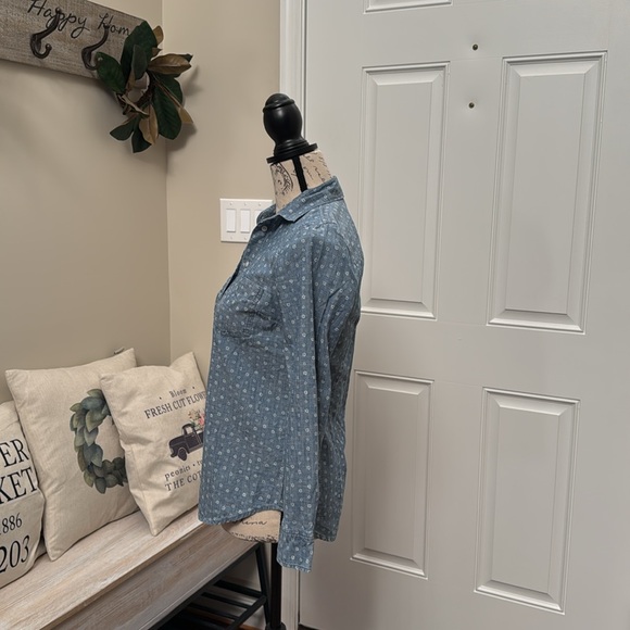 EUC J. Crew Chambray button down shirt in size PS - Picture 4 of 8